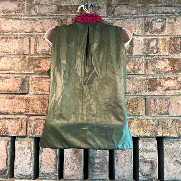 Patagonia Reversible Vest - Picture 8 of 9